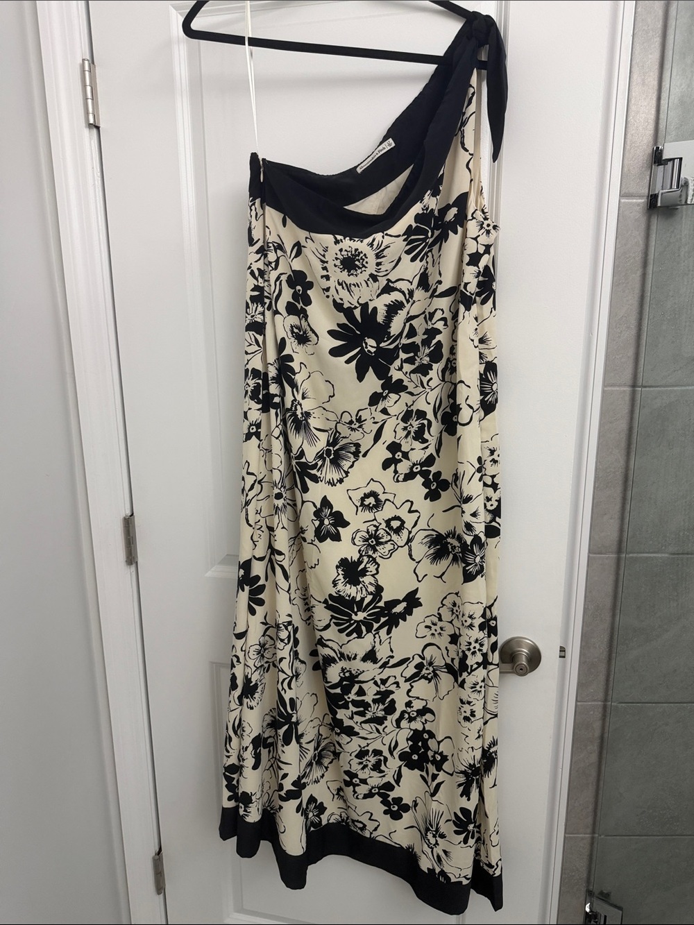 Abercrombie & Fitch Black and Cream Dress